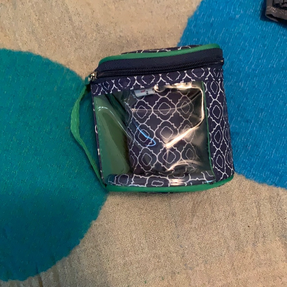Travel jewelry case